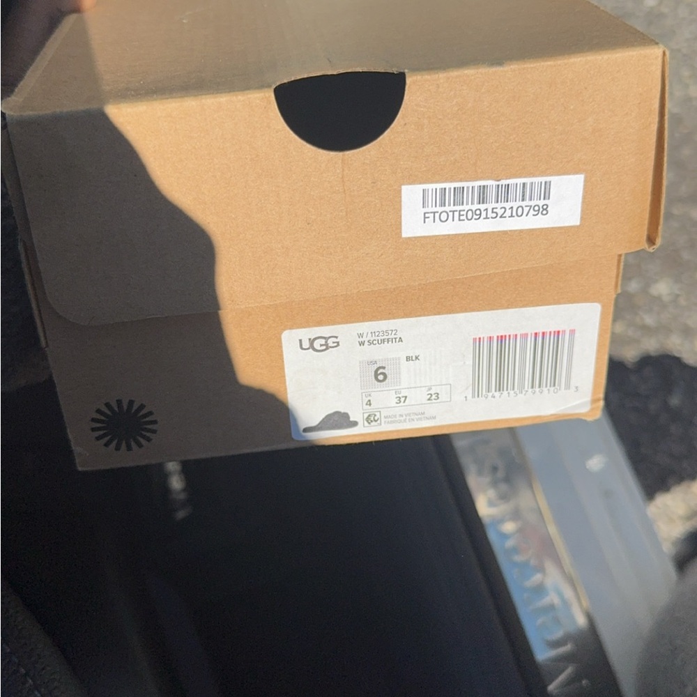 Ugg  slides